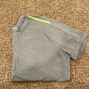NIKE | men’s running tee